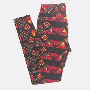 SOLD!LulaRoe leggings Tall and Curvy NWT